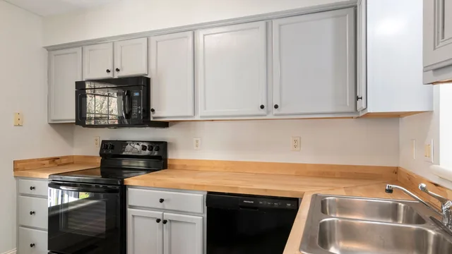 New kitchen cabinets being installed in Sunnyvale, CA